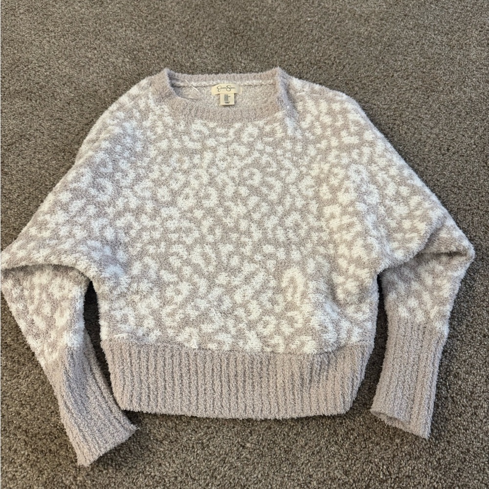 Jessica Simpson leopard print sweater🤍